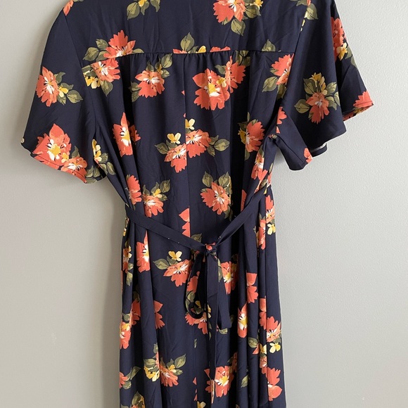 Short Sleeve Maternity Dress - Picture 4 of 4